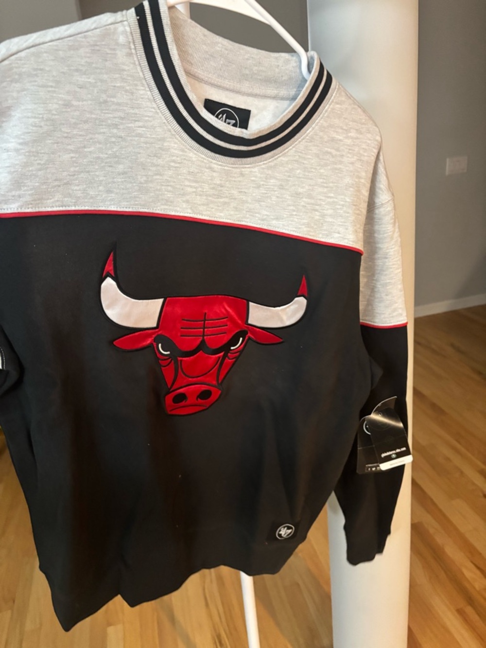 47 Brand Chicago Bulls Black, Grey & Red Crewneck Sweatshirt